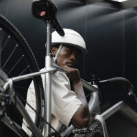 CLOSCA Fuga - Foldable bicycle helmet (black / white)
